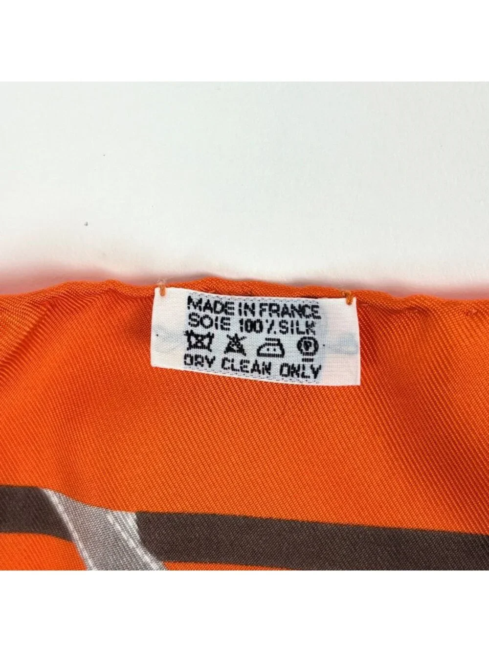 ★SOLD★ Hermes Bolduc Scarf Triangle Silk Orange - Picture 2 of 5